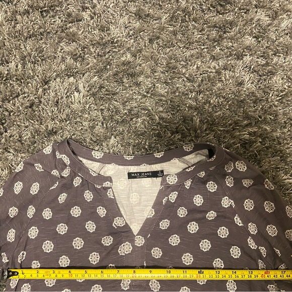 Patterned Top - Picture 4 of 6